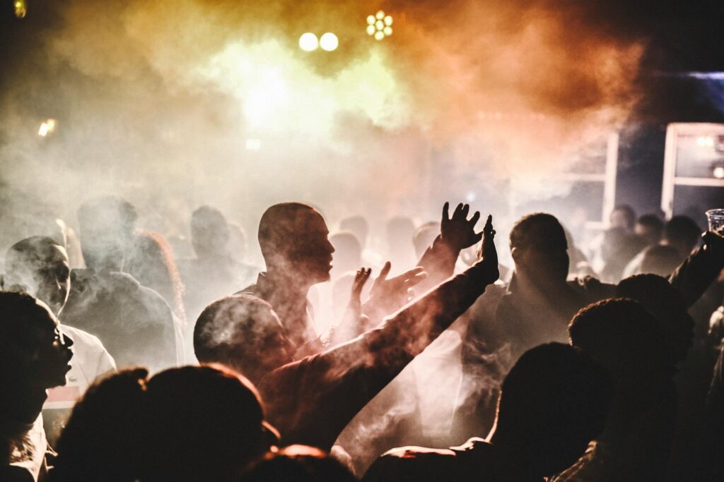 producción de eventos en Canarias con escenario, iluminación y show